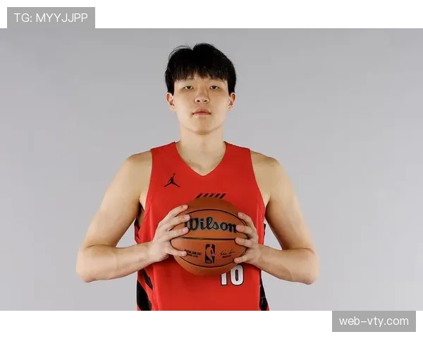 杨瀚森喜迎恩师执教开拓者 新赛季有望稳定获得15分钟出场